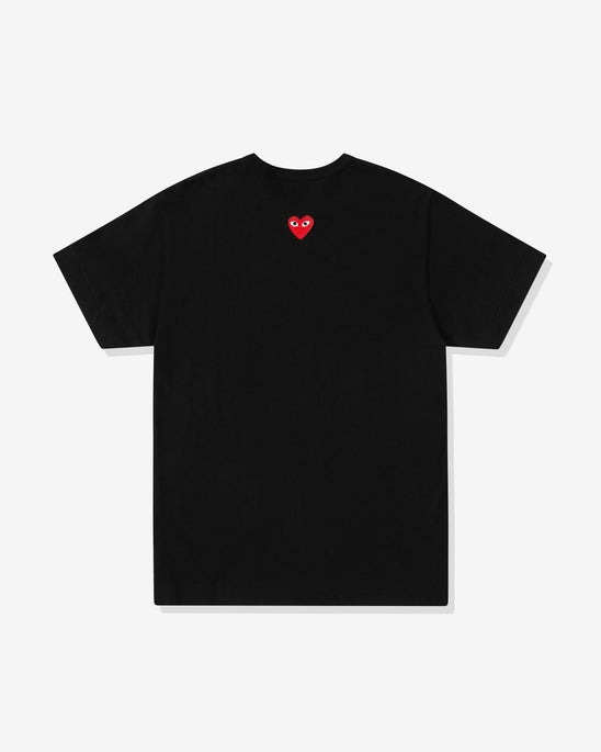 Playera Unisex Negra con Corazón Rojo Invertido COMME DES GARÇONS PLAY